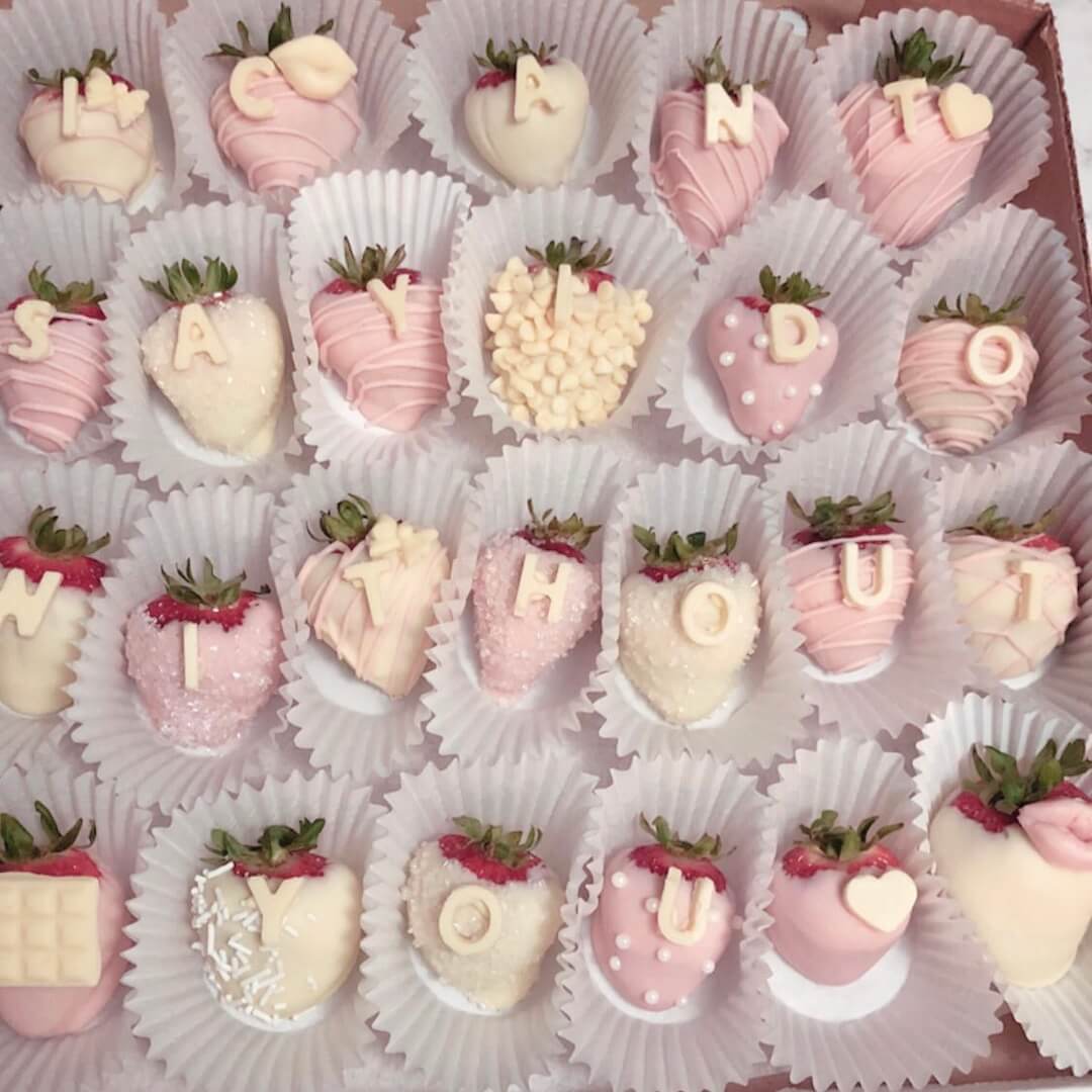 Chocolate Dipped Strawberries - Sunset Sweets